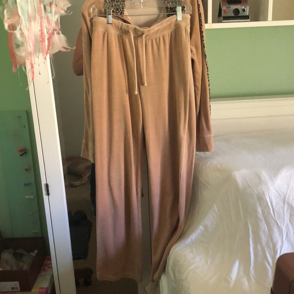 Velor cheetah sweatsuit from 1980s - Picture 4 of 7